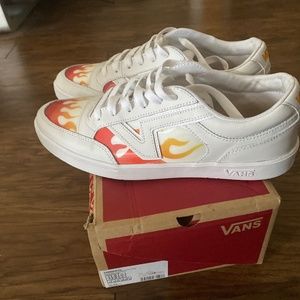 Lowland CC White Vans